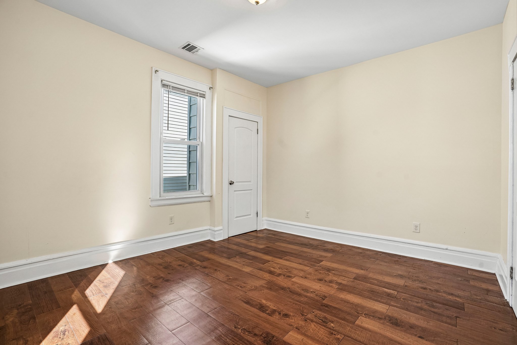 18th Ave 2-S1010-025.jpg