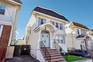 18th Ave 2-S1010-003.jpg