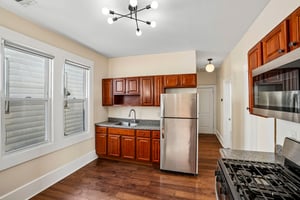 18th Ave 2-S1010-011.jpg