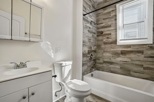 18th Ave 2-S1010-027.jpg