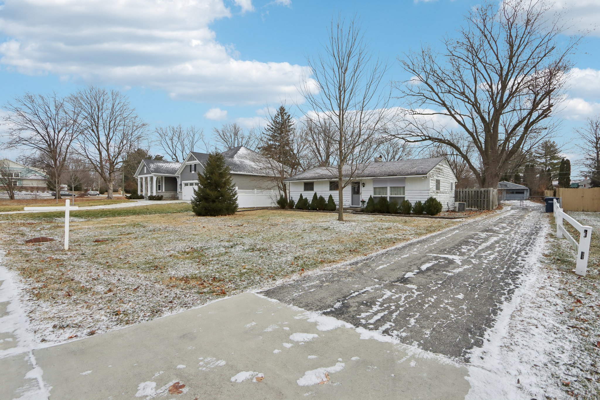 Oswego Rd-S1601-004.jpg