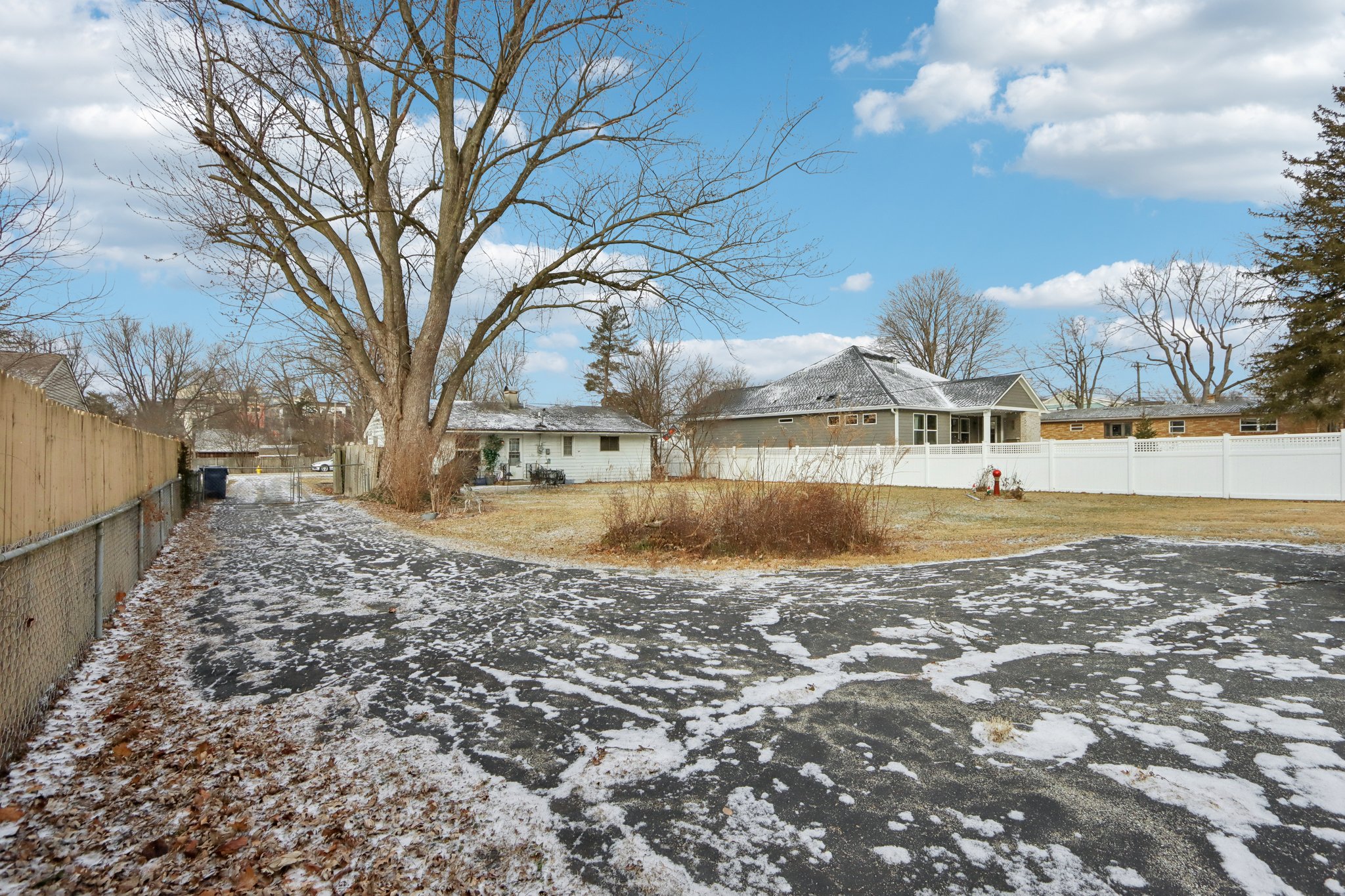 Oswego Rd-S1601-025.jpg