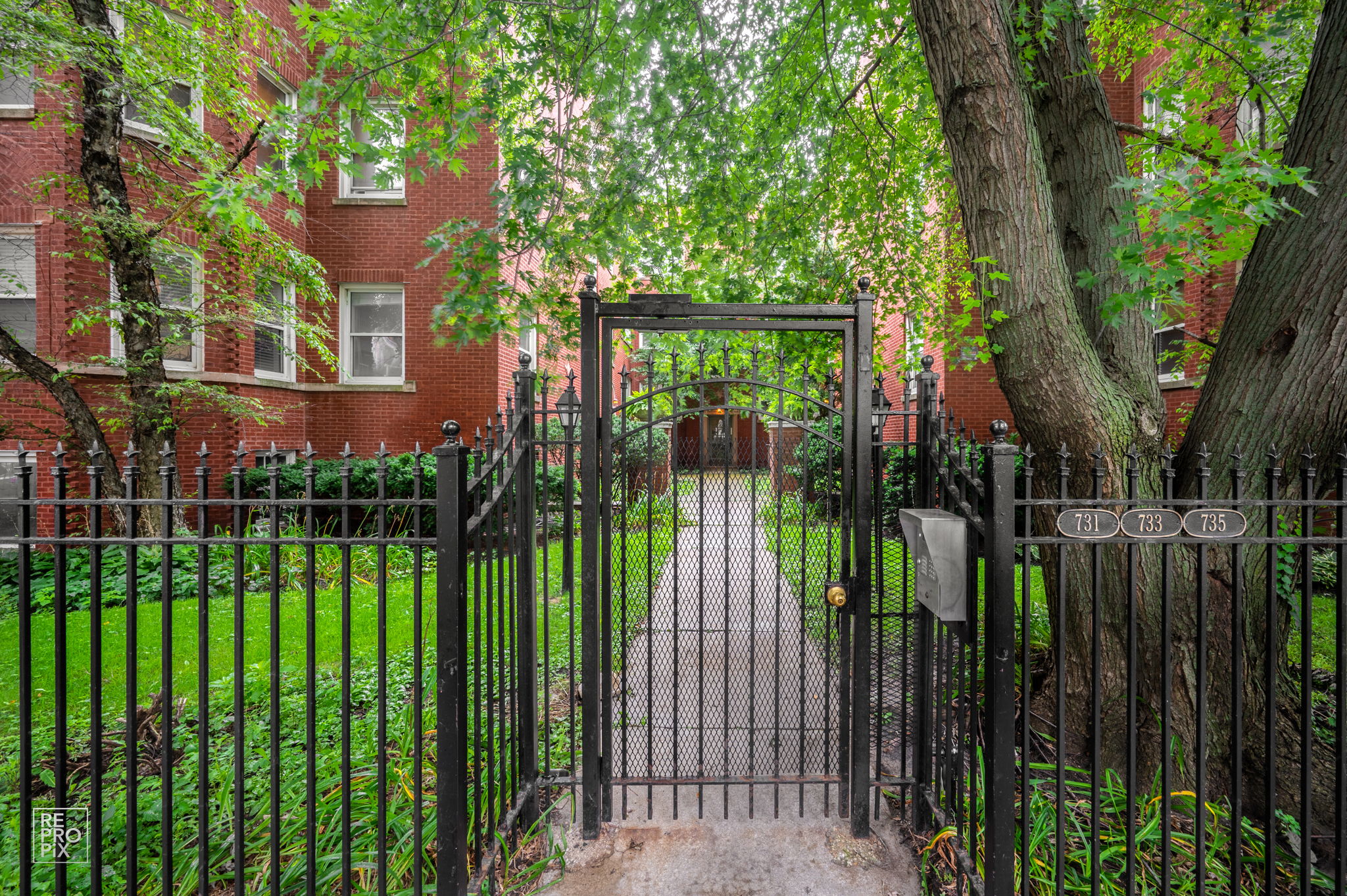 731 W Bittersweet Pl 2S, Chicago, IL 60613_001