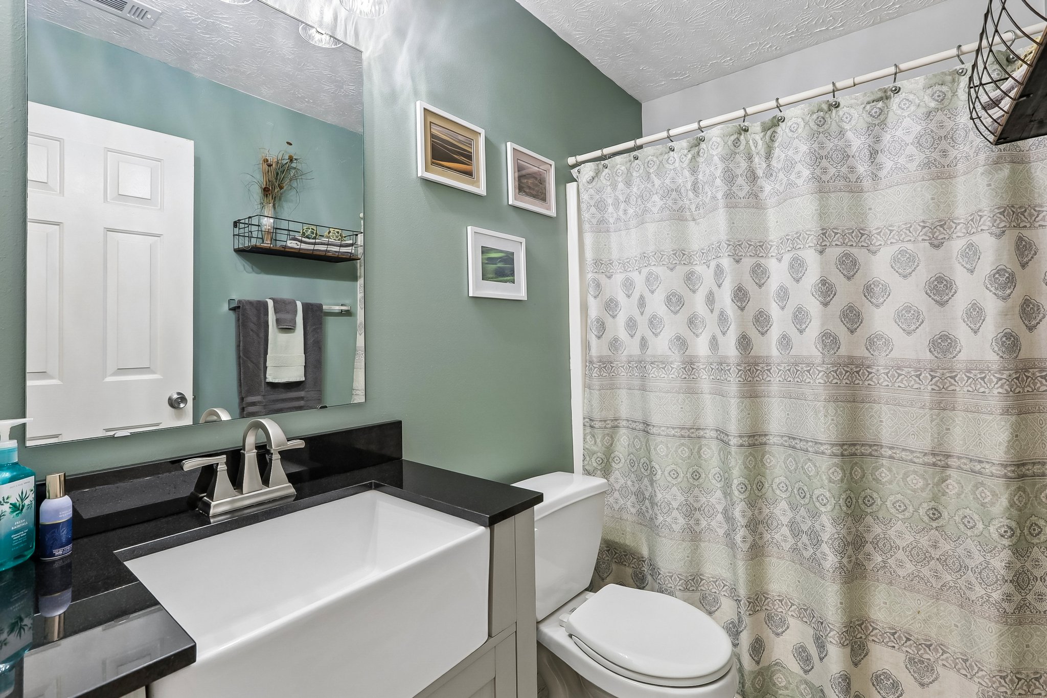 Guest Full Bath.jpg