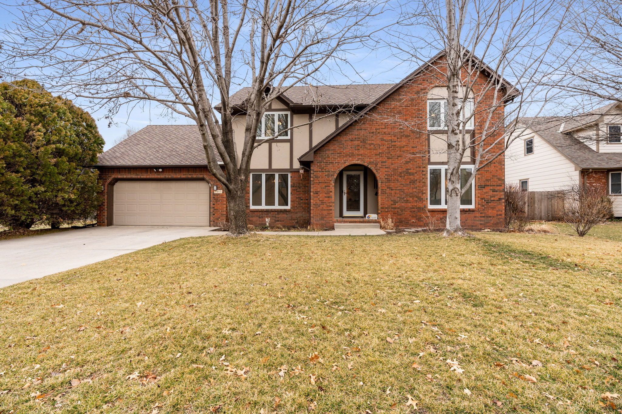 7310 E Oxford St, Wichita, KS 67226 Adler Grey Real Estate Media