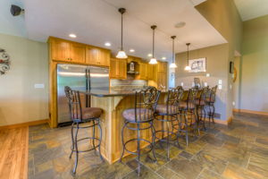Kitchen/Breakfast Bar