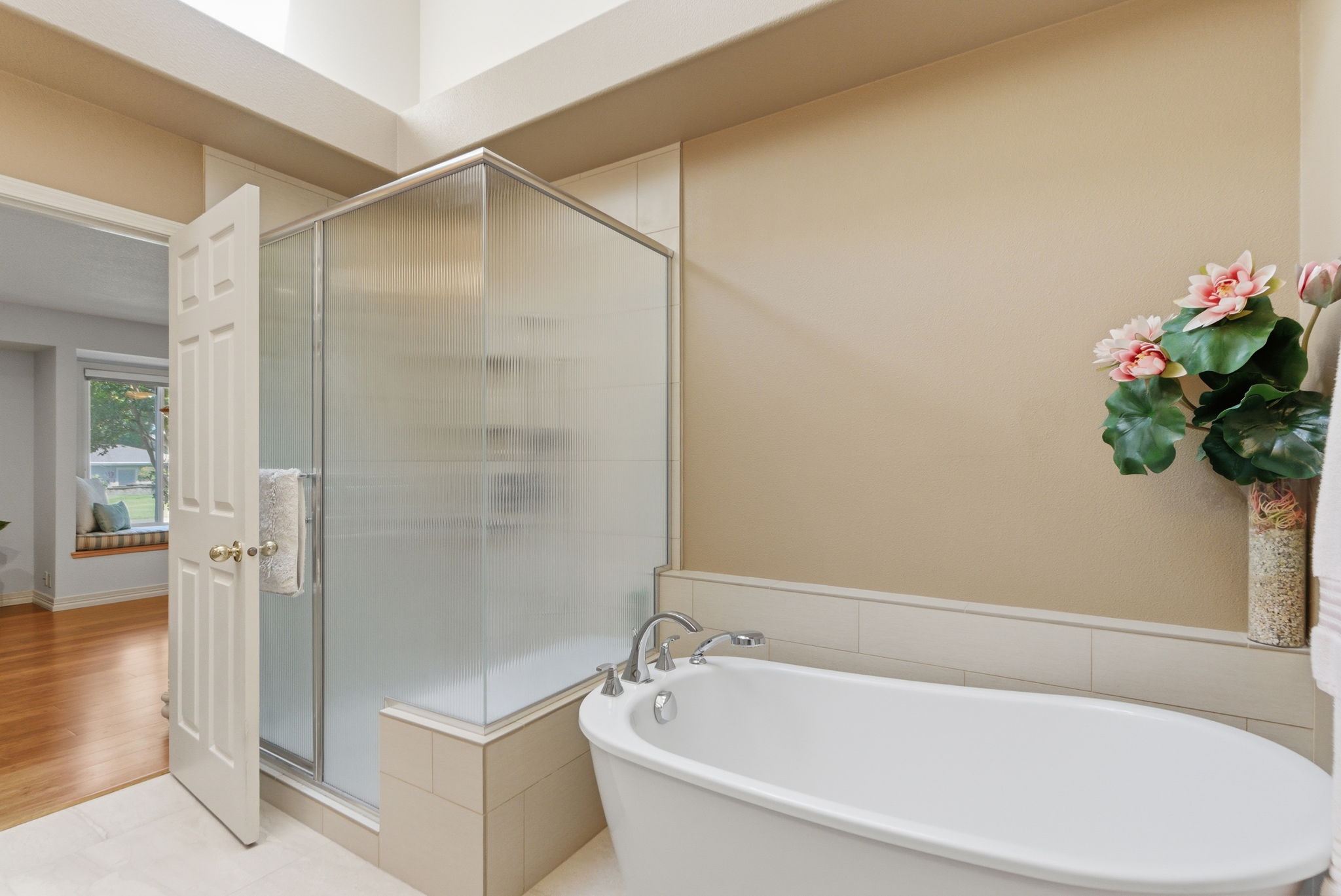 Primary Ensuite Bath - Walk in Shower and Soaking Tub