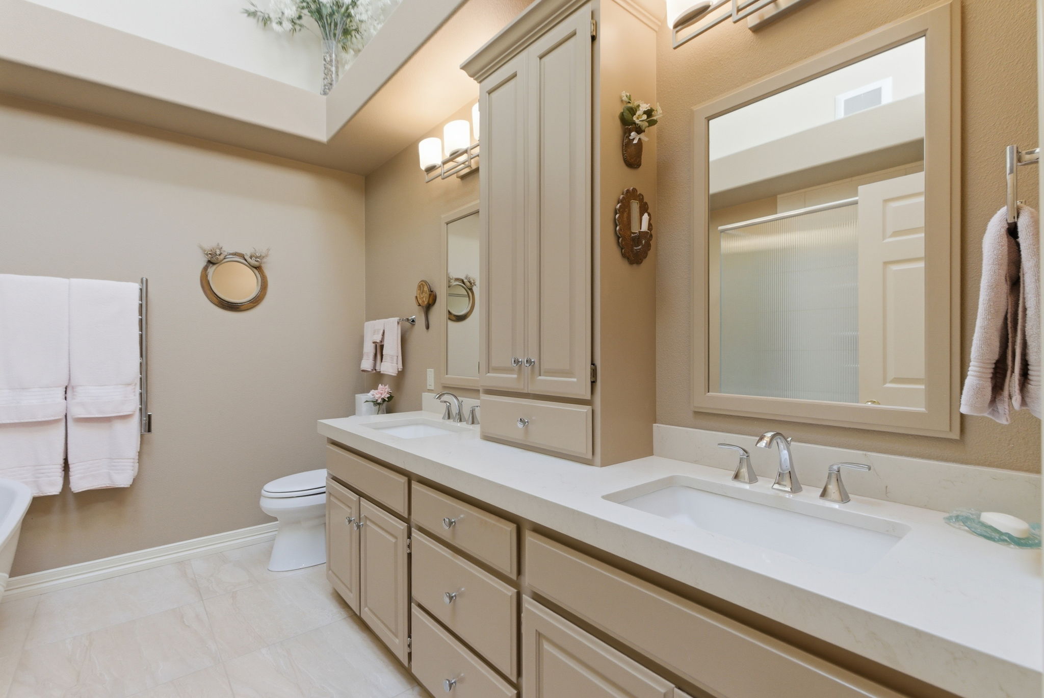 Primary Ensuite Bath - Double Sinks & Heated Towel Rack