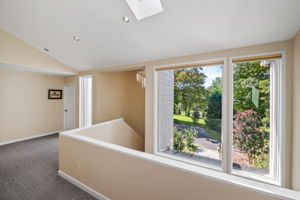 2nd Floor Landing Over Foyer