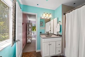 Full Bath 2 between Bed 2 & Bed 3