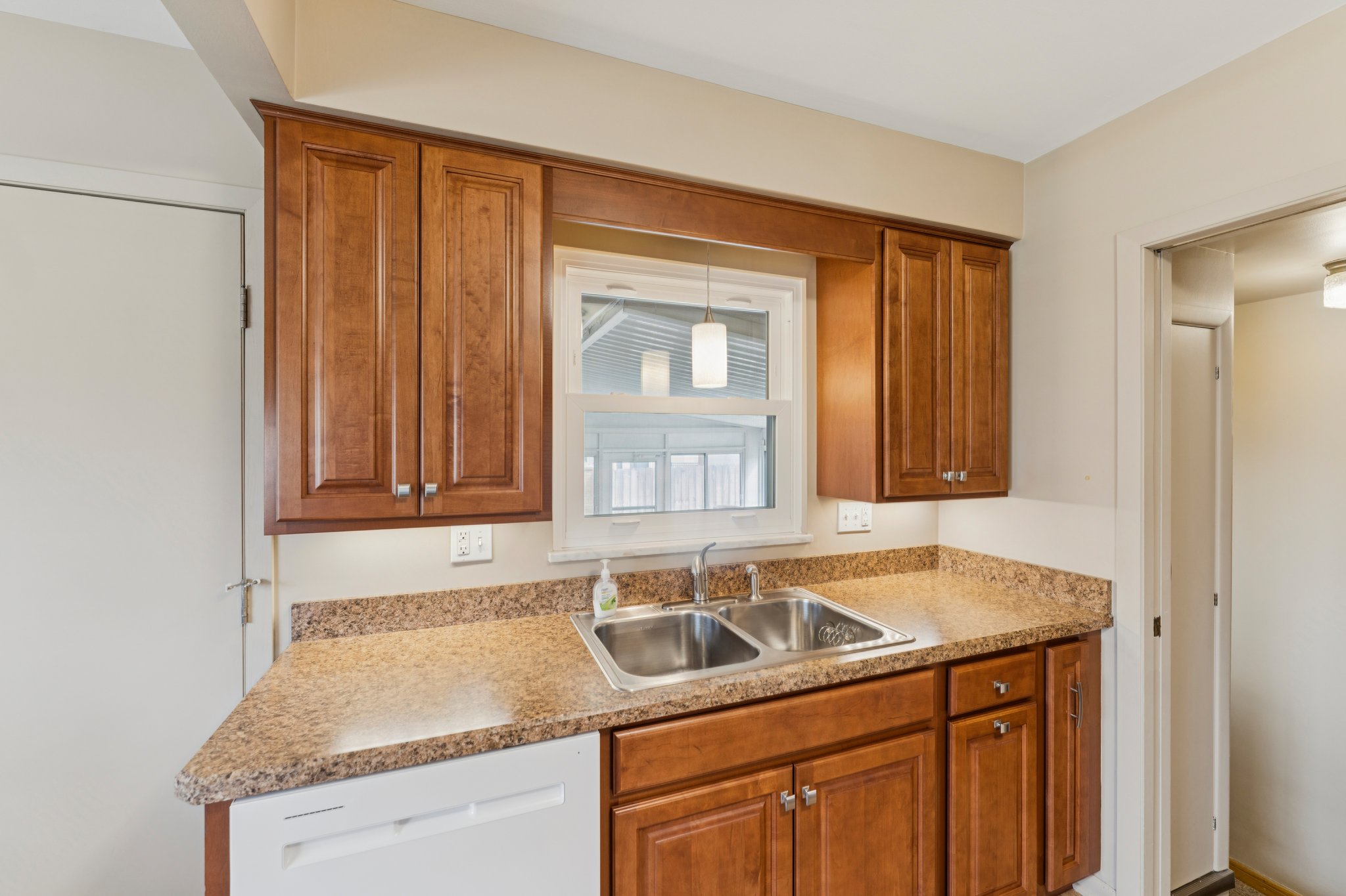 Beresford Ave-S0704-015.jpg