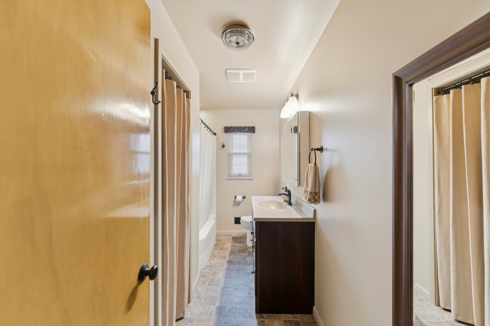 Beresford Ave-S0704-019.jpg