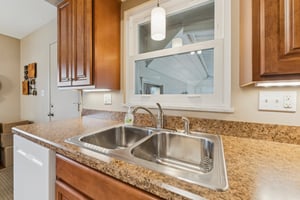 Beresford Ave-S0704-014.jpg