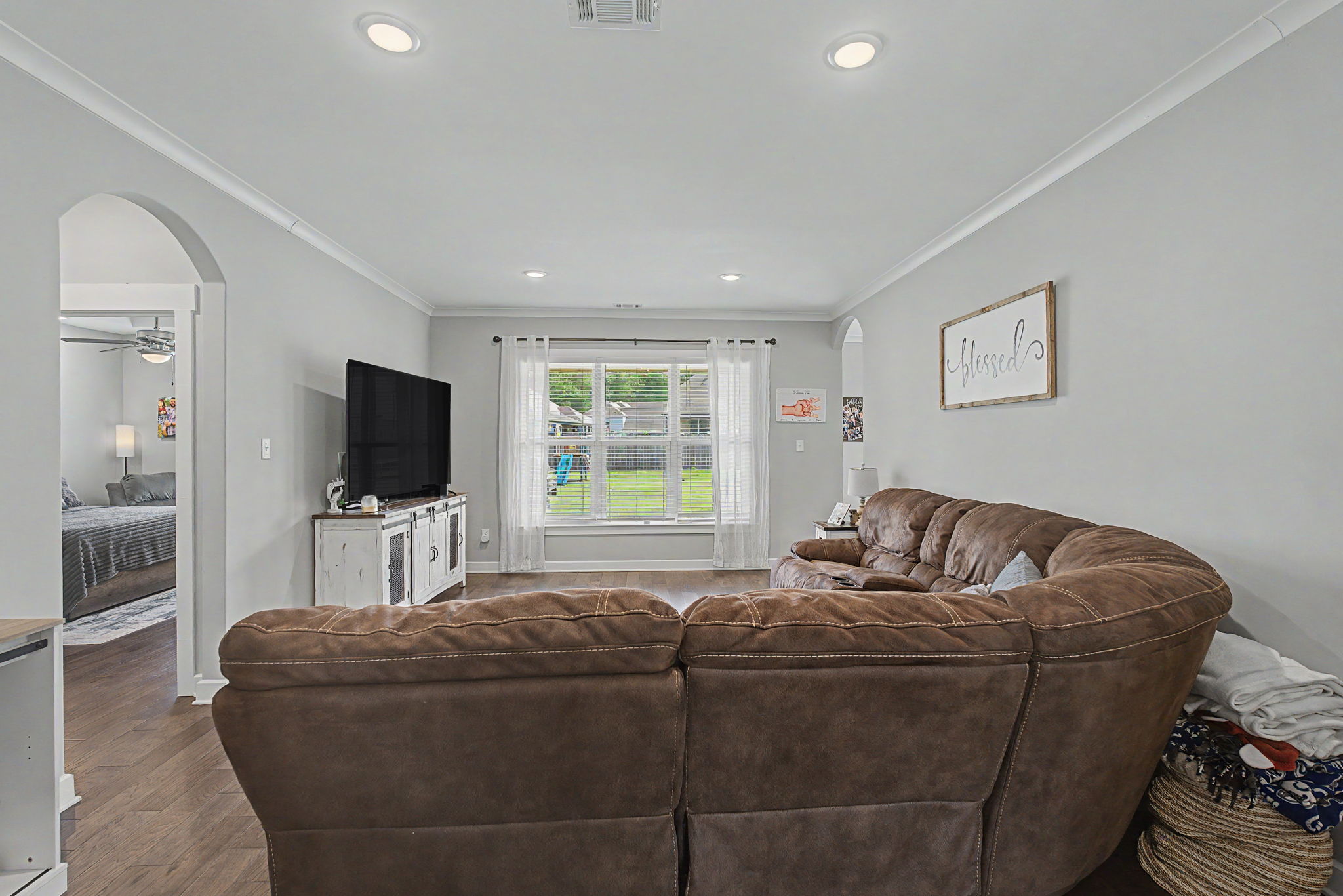  Photo 7