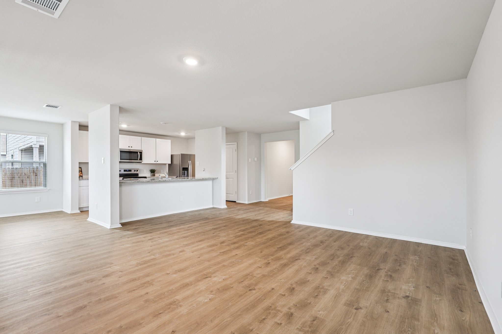 - 7315 Capella Cir-S1001-004.jpg