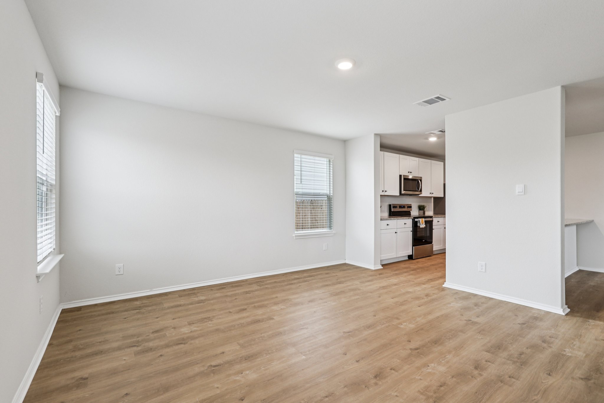 - 7315 Capella Cir-S1001-008.jpg