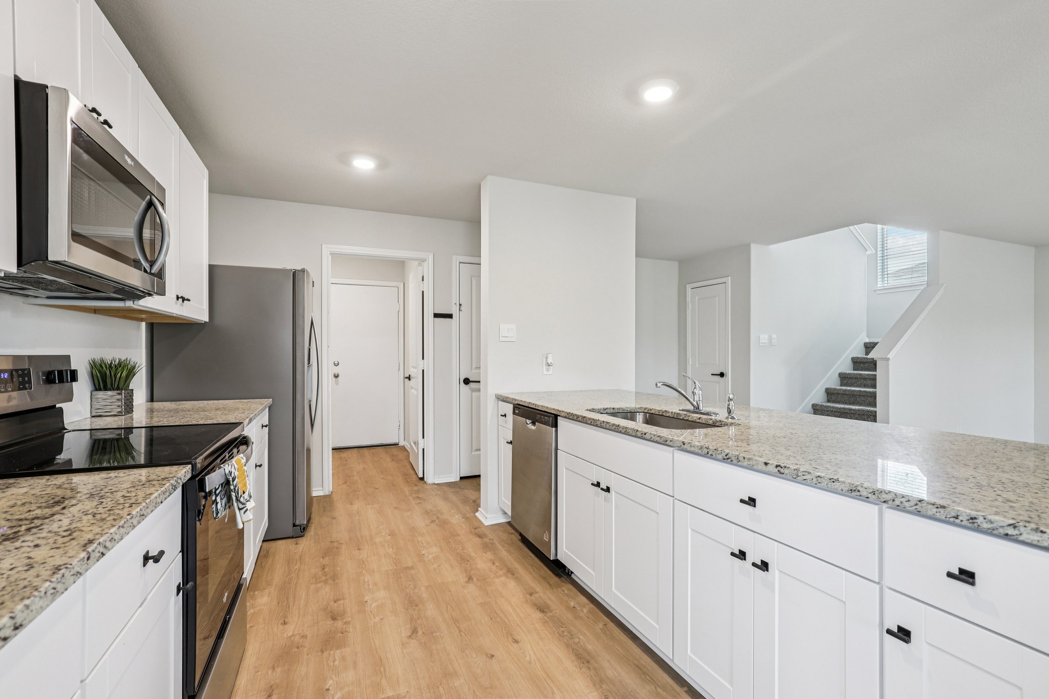 - 7315 Capella Cir-S1001-012.jpg