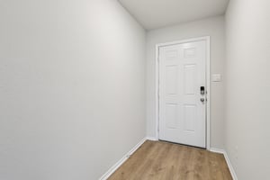 - 7315 Capella Cir-S1001-001.jpg