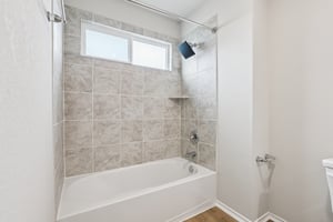 - 7315 Capella Cir-S1001-020.jpg