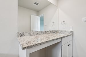 - 7315 Capella Cir-S1001-021.jpg