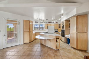 Kitchen (2)