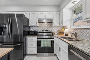 8513 - 7316 NW 78th St_013.jpg