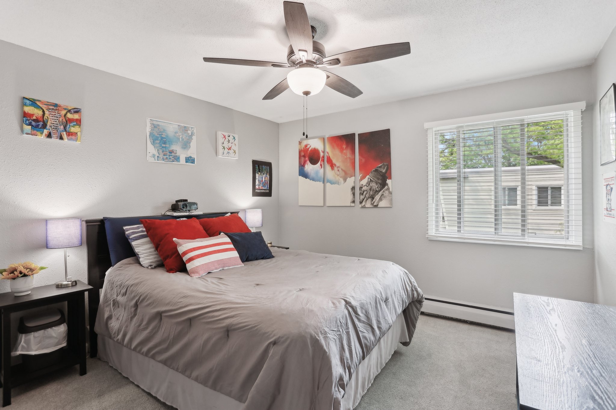 W 22nd St 304-3105-020.jpg