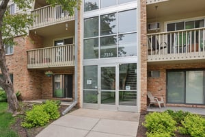 W 22nd St 304-3105-004.jpg