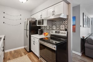 W 22nd St 304-3105-013.jpg