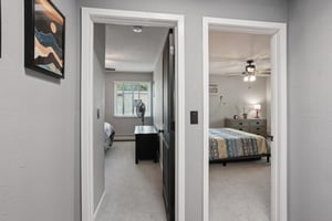 W 22nd St 304-3105-019.jpg