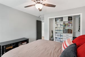 W 22nd St 304-3105-022.jpg