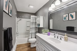 W 22nd St 304-3105-023.jpg