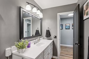 W 22nd St 304-3105-024.jpg