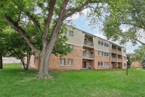 W 22nd St 304-3105-029.jpg