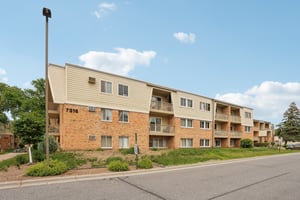 W 22nd St 304-3105-030.jpg