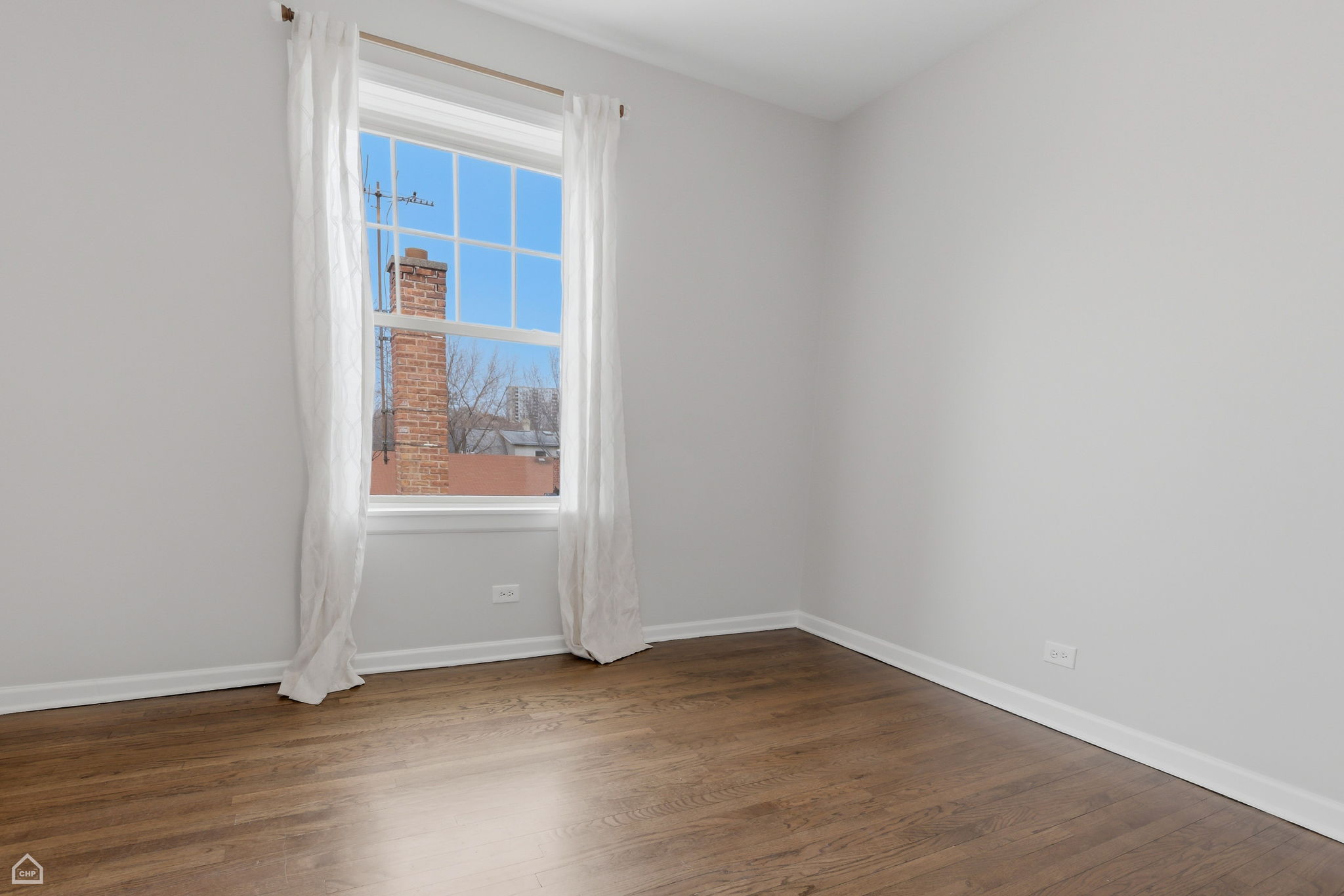 7318 N Honore St 403 - Brady Miller_007