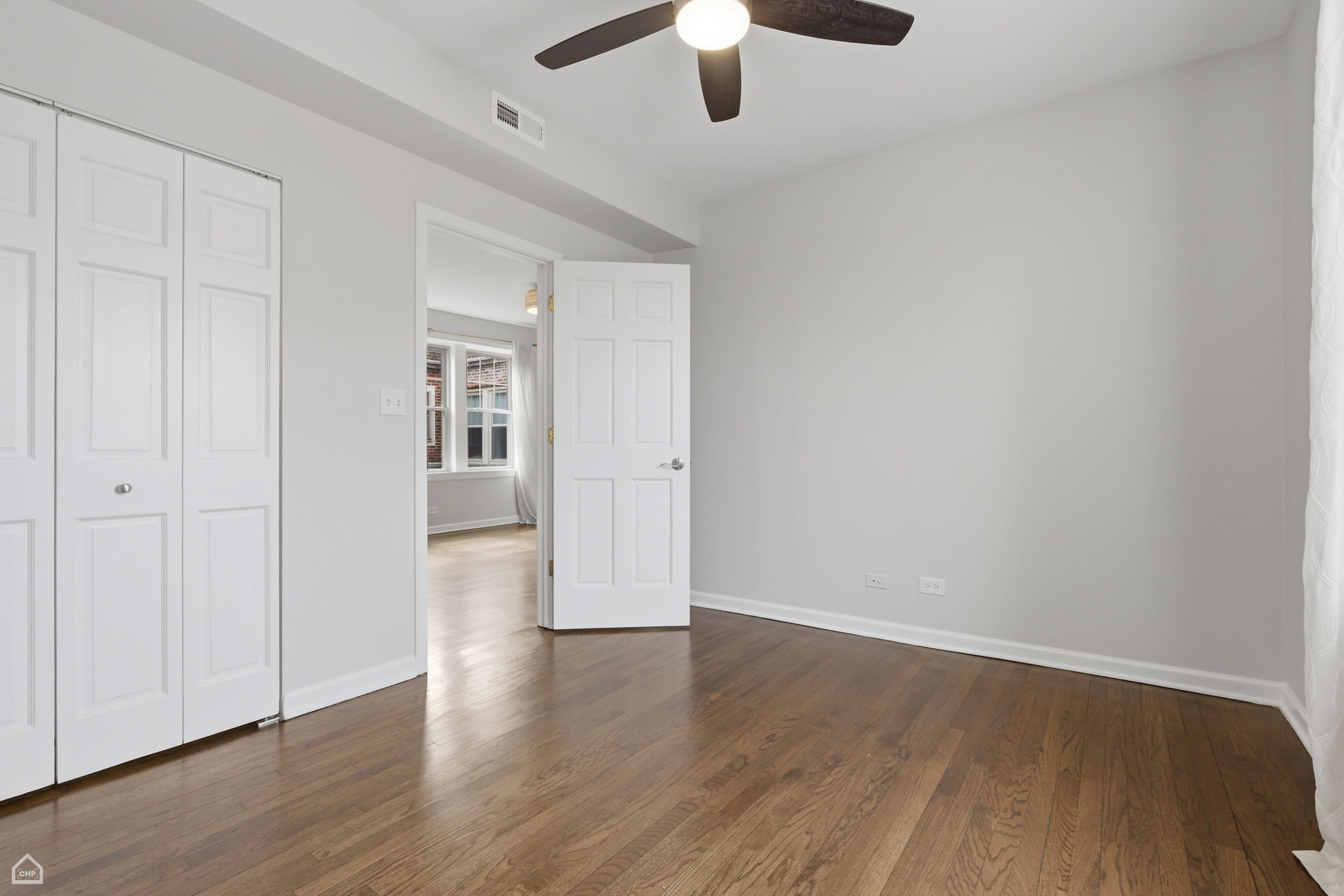 7318 N Honore St 403 - Brady Miller_008