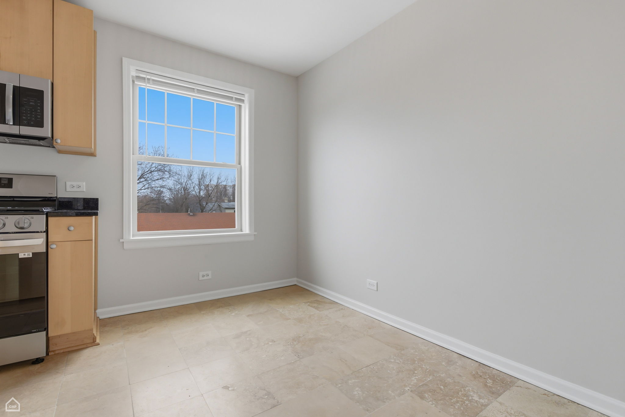 7318 N Honore St 403 - Brady Miller_009