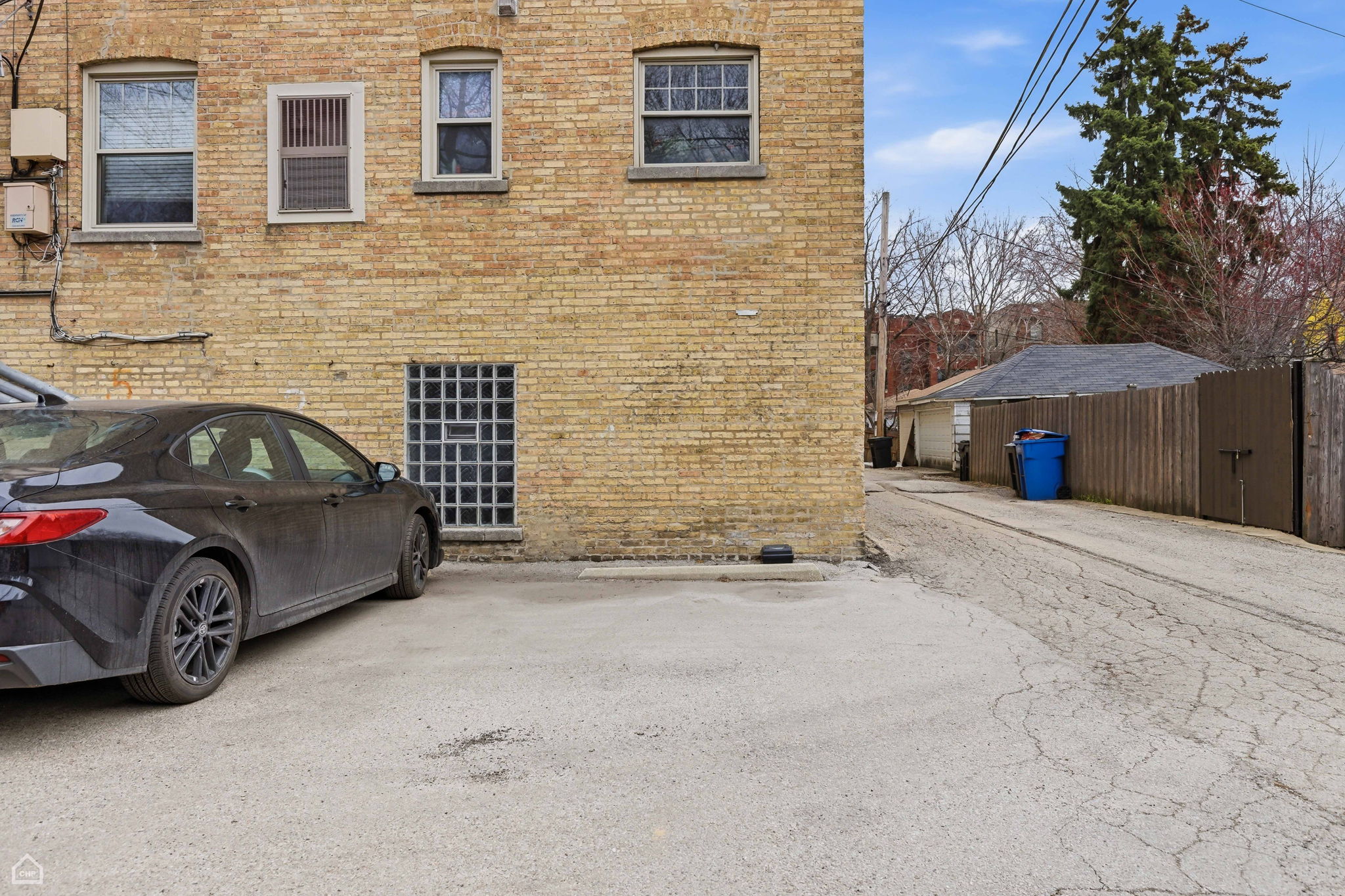 7318 N Honore St 403 - Brady Miller_014