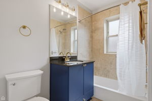 7318 N Honore St 403 - Brady Miller_006