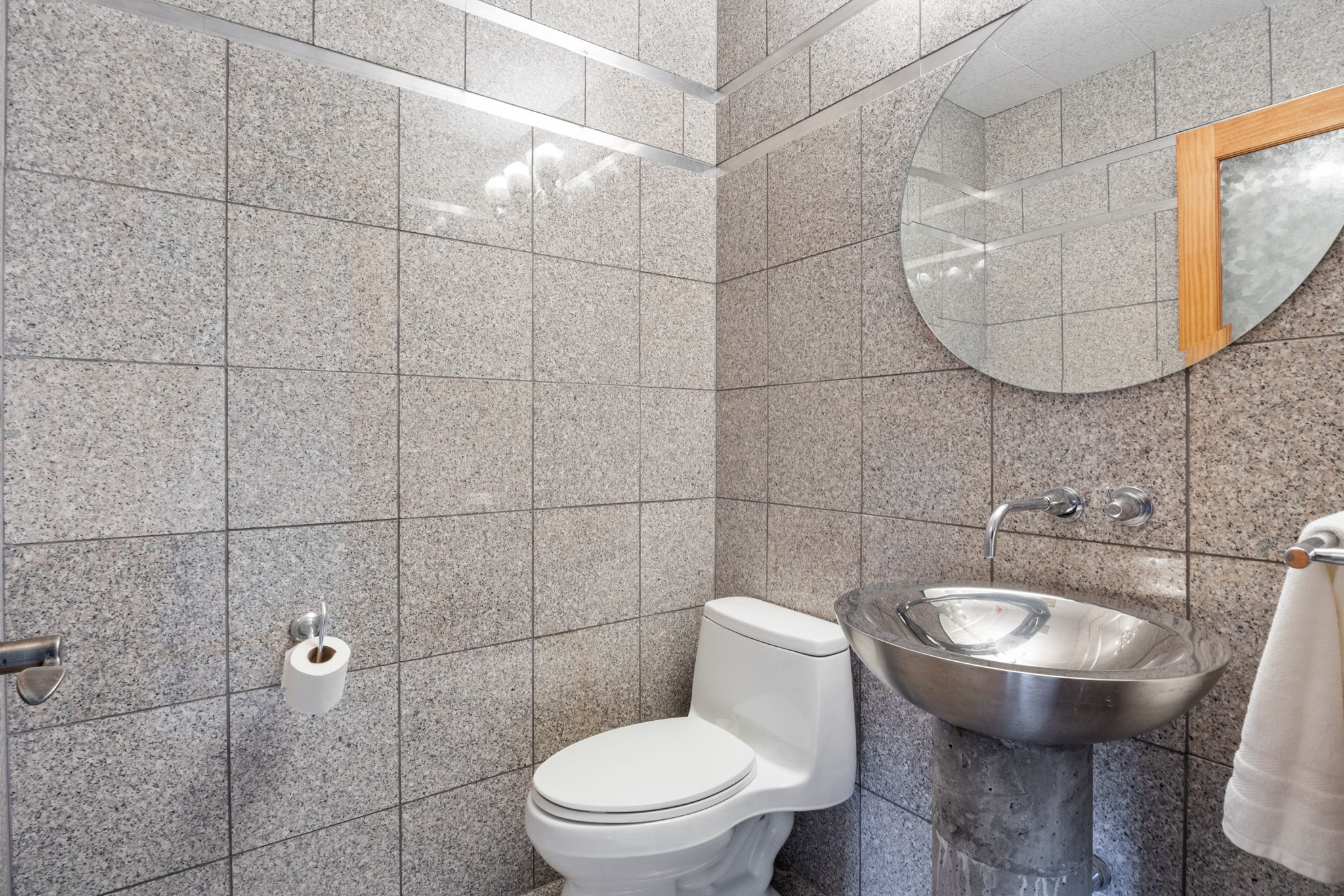Upstairs 1/2 Bath