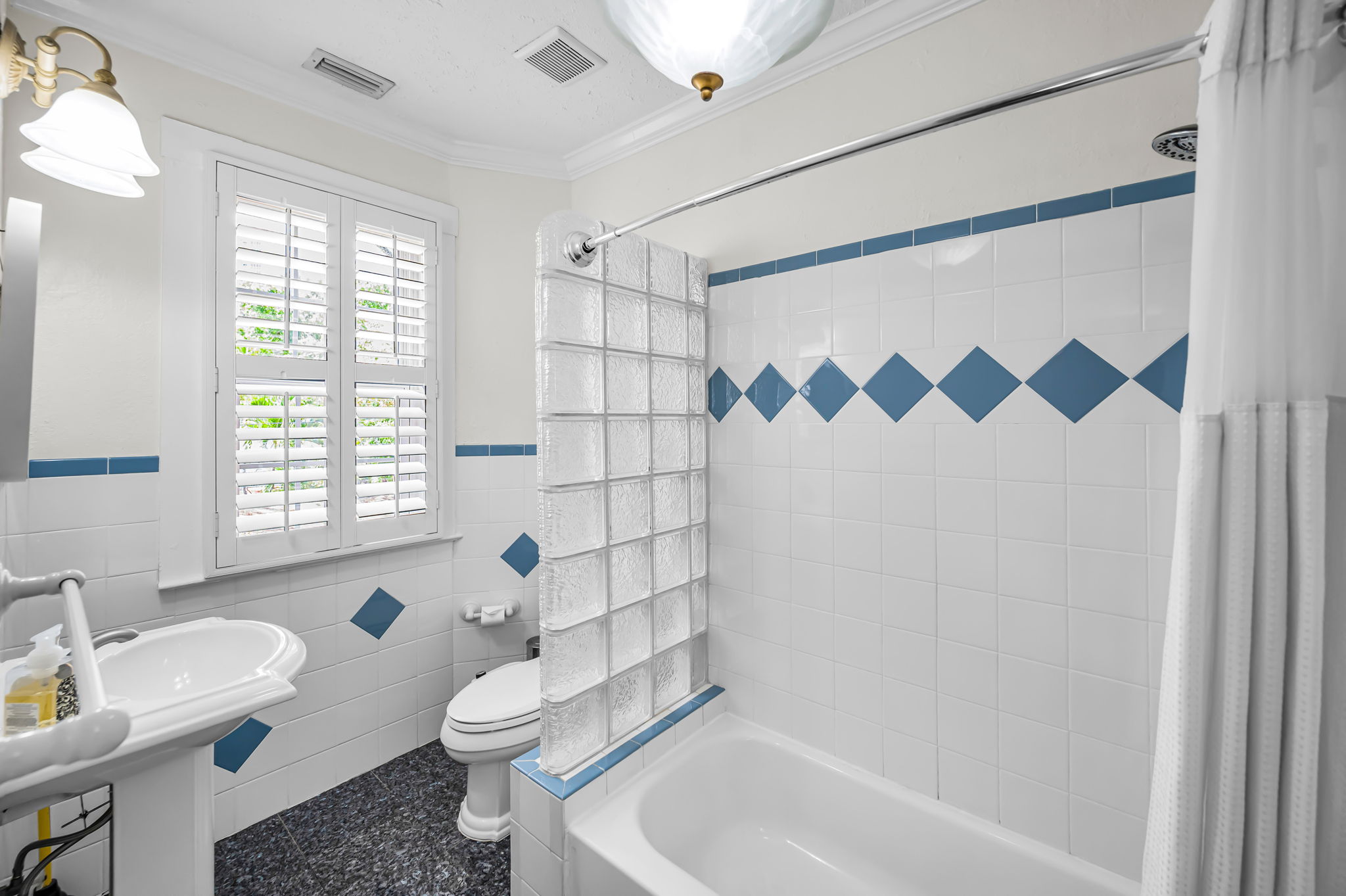 Upper Level Guest Bedroom3b Bathroom