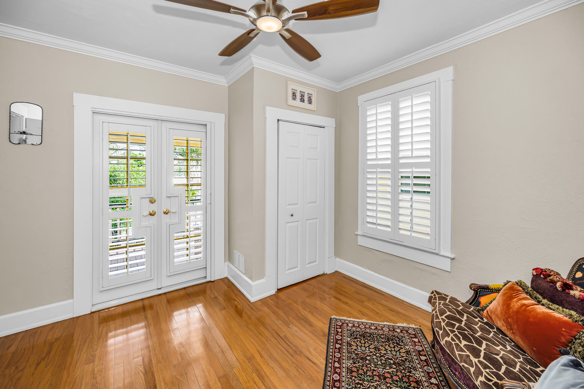 Upper Level Guest Bedroom4b