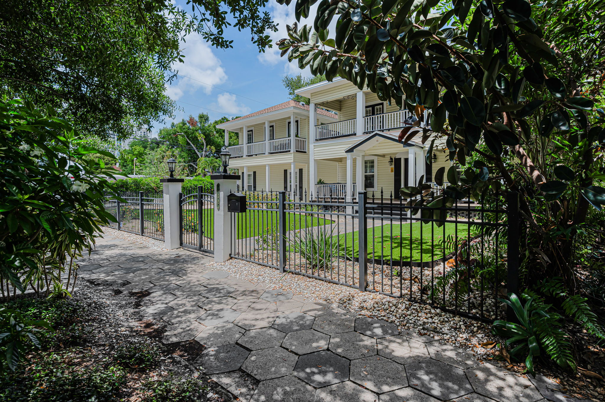 Front Exterior7