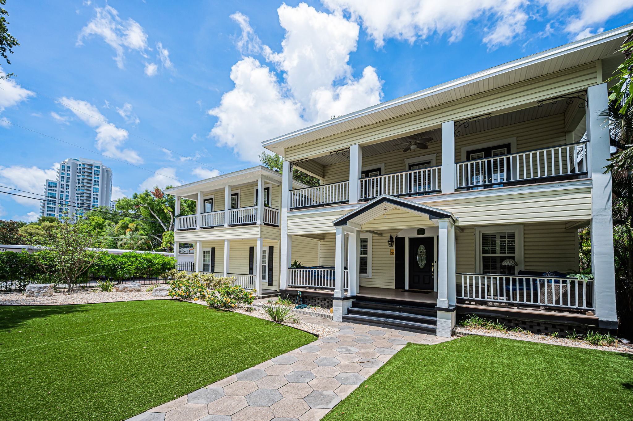 Front Exterior9