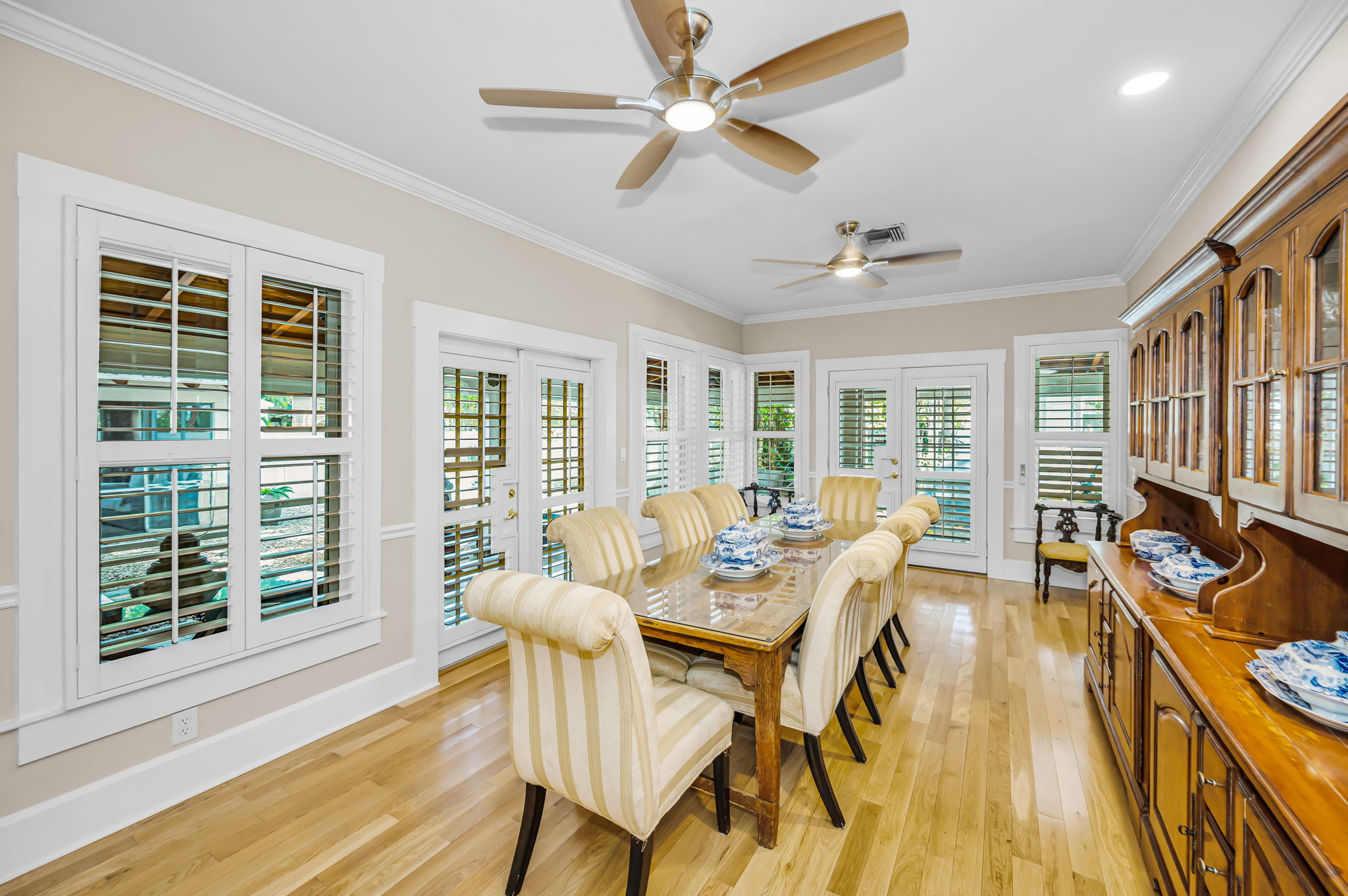 Dining Room3