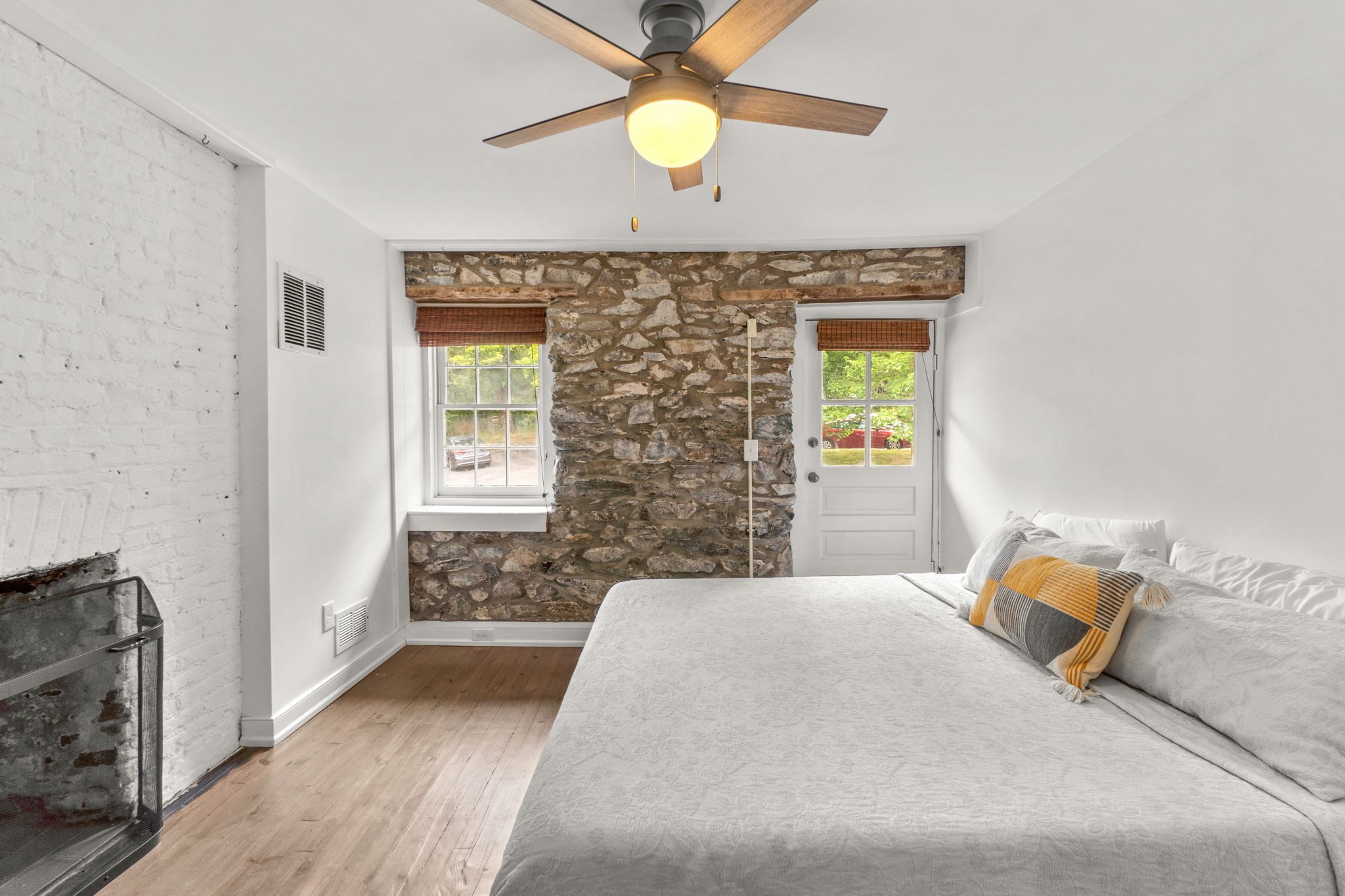 17. Main bedroom
