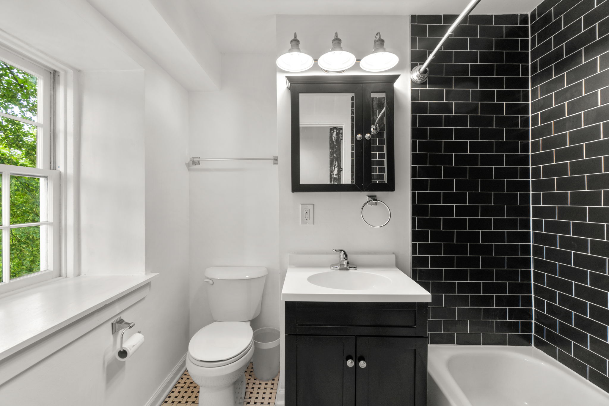 20. Main bath