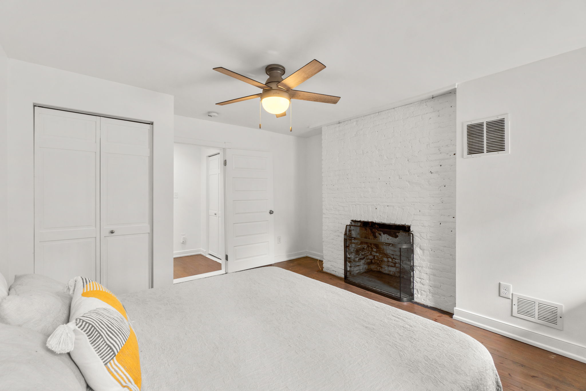 19. Main bedroom