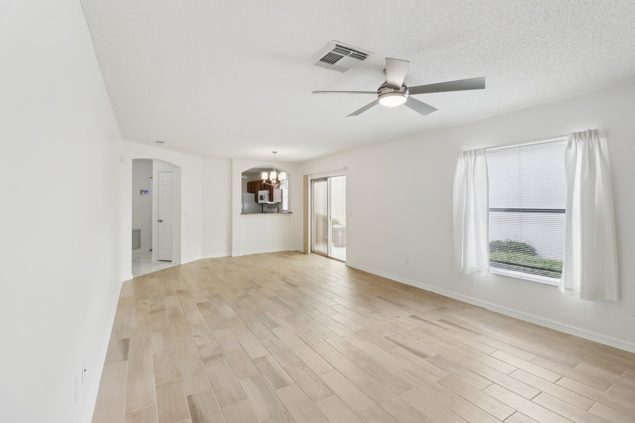 Ramirez Ave-S0110-005.jpg